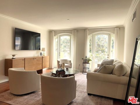 Photo of 1000 Granville Avenue #105, Los Angeles, CA 90049 (MLS # 26708721)