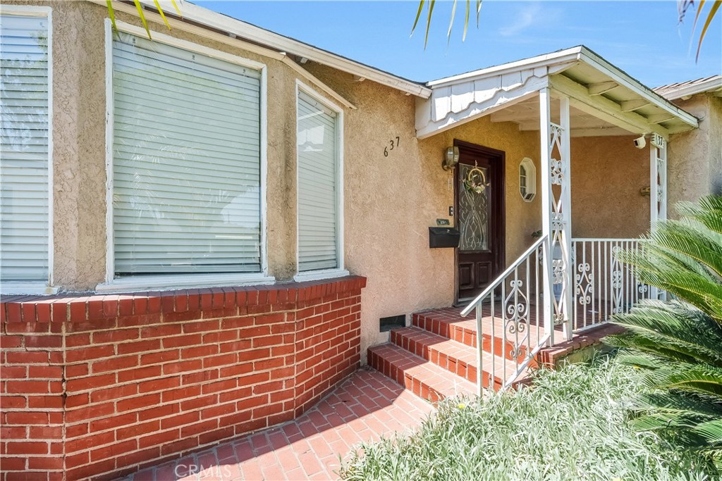 637 Leonard Street