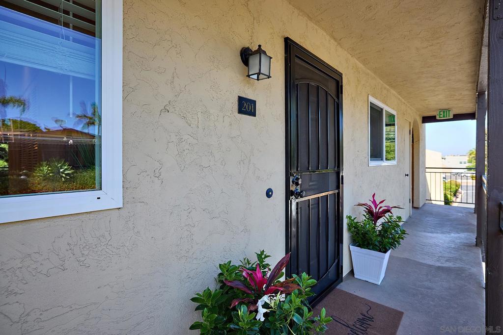 800 Encinitas Blvd 201