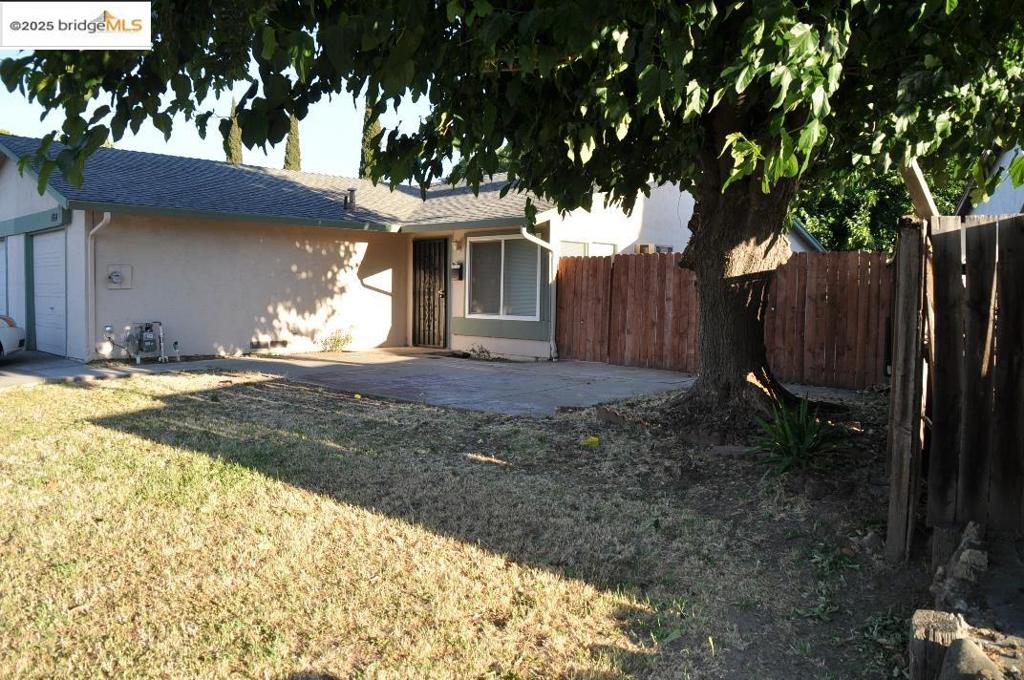 Home will be available on 8/29/2025 Apply with RentSpree https://apply.link/rUbuwFk