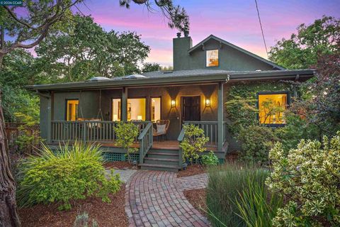 Photo of 1301 Dewing Ln LN, Walnut Creek, CA 94595 (MLS # 41134032)