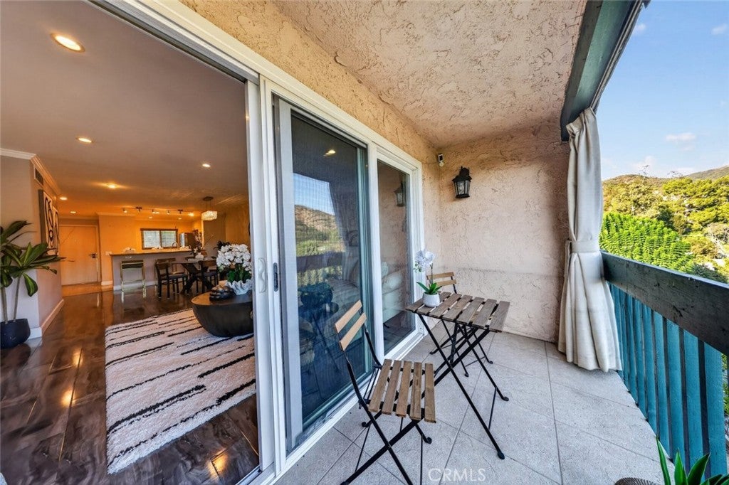 2940 N Verdugo Road 322