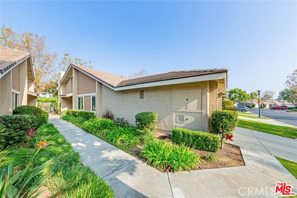 21285 Via Del Vaquero