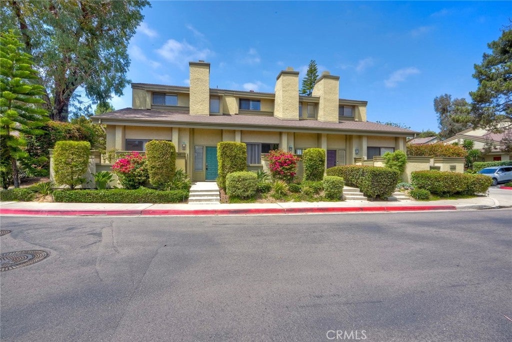3304 Caminito Eastbluff