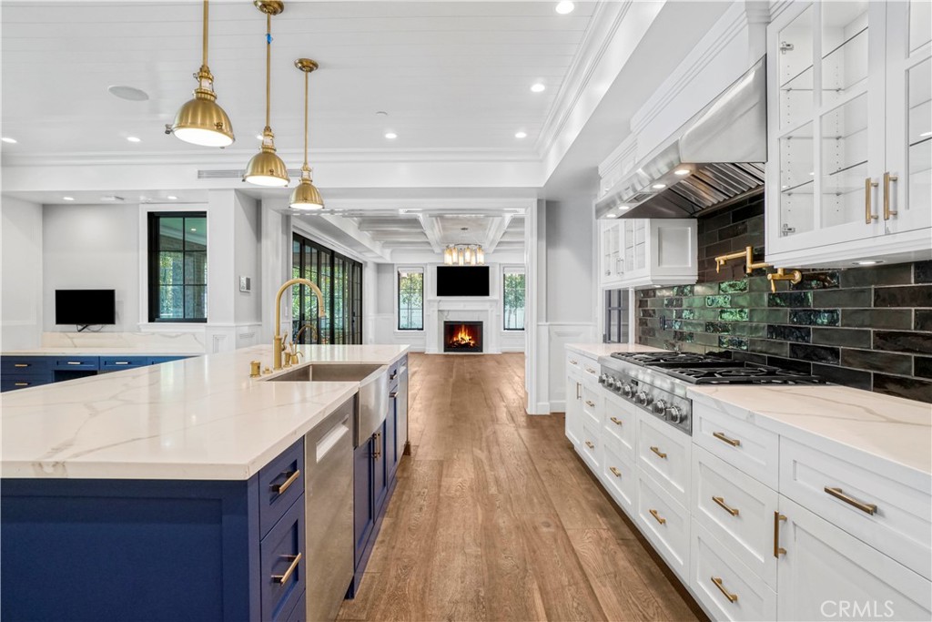 2520 La Condesa Drive