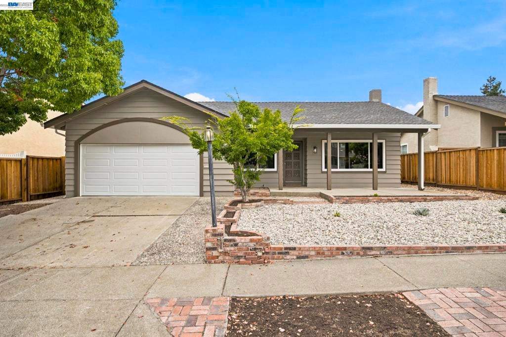 801 Lippert Ave
