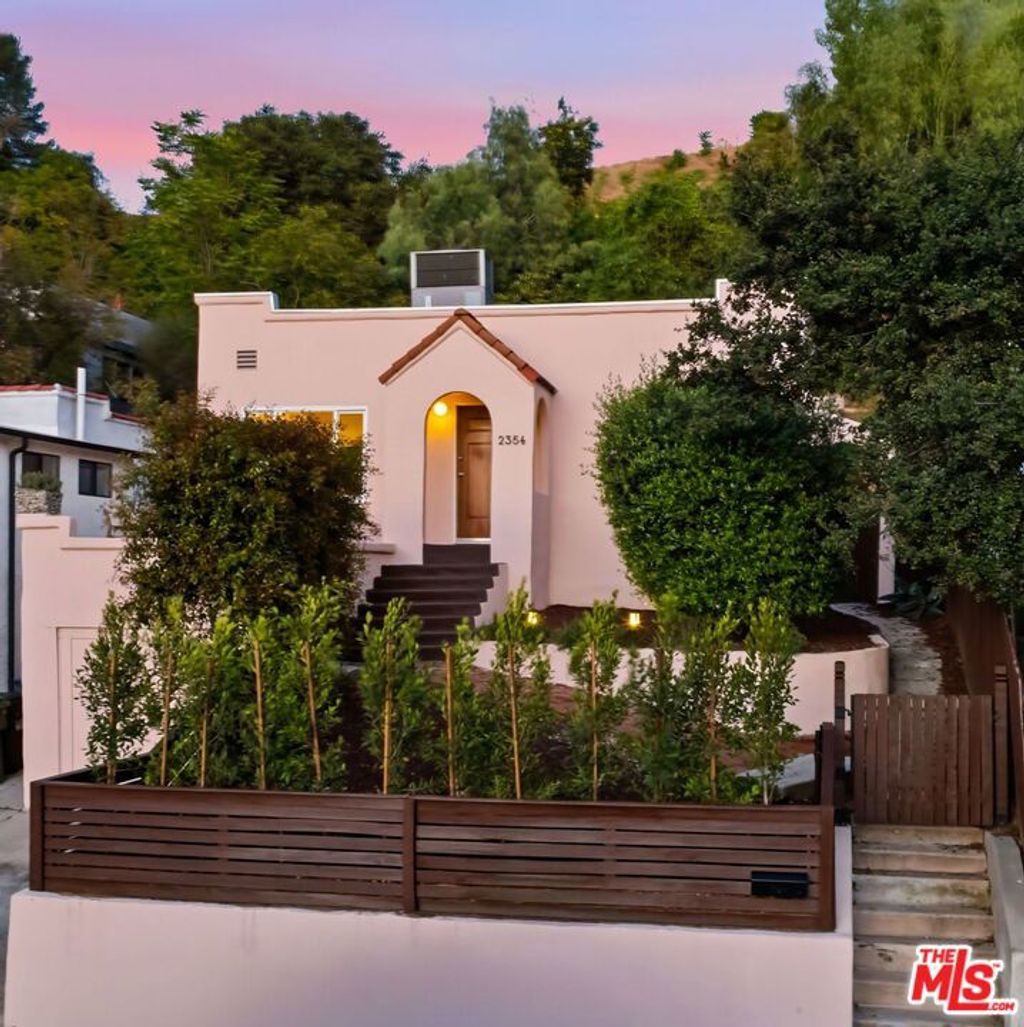Photo of 2354 Landa Street, Los Angeles, CA 90039 (MLS # 26744315)