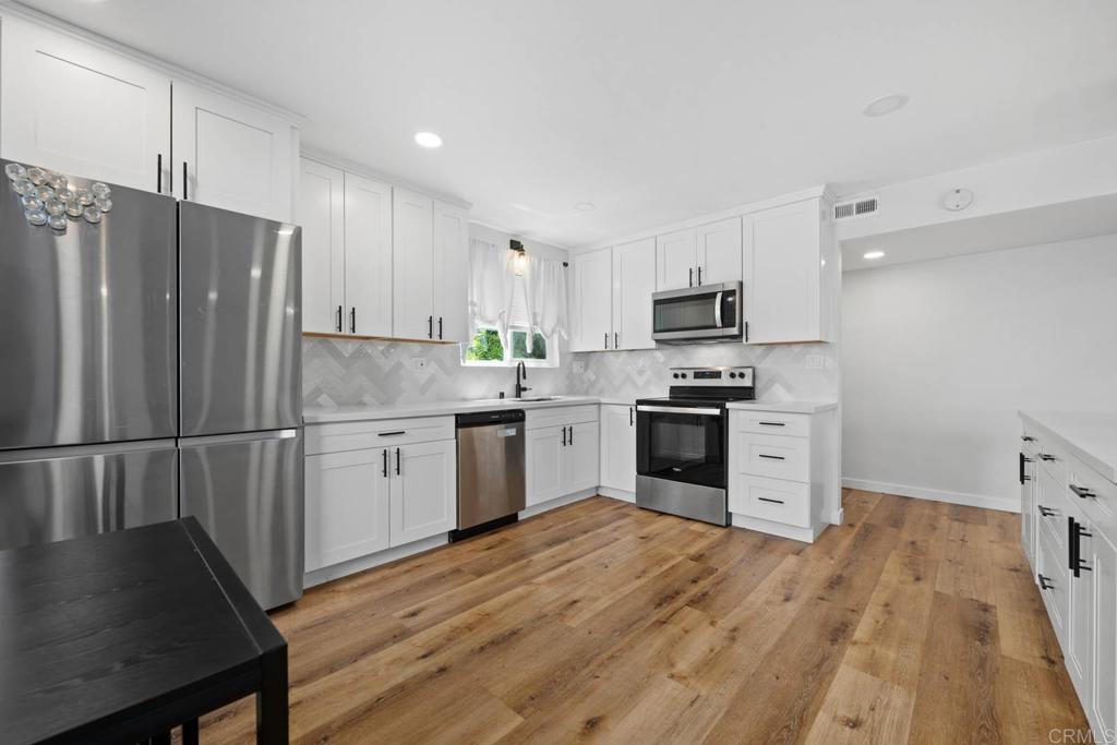 1817 E Grand Avenue 65
