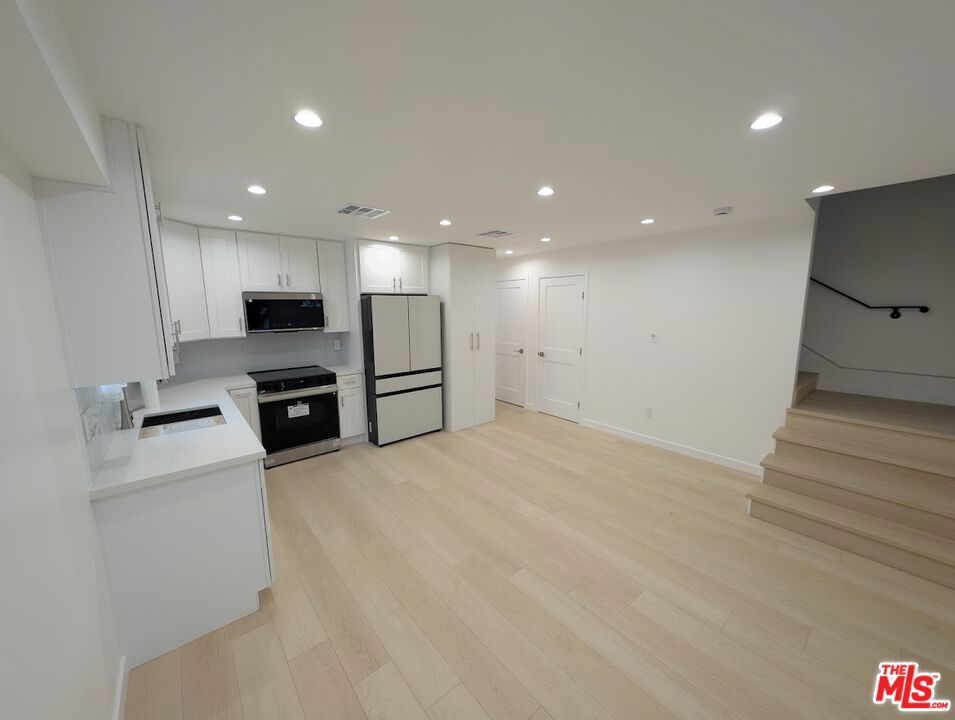 10623 Stanwin Avenue