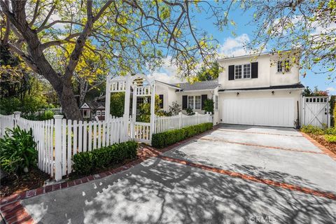 Photo of 3301 Tilden Avenue, Los Angeles, CA 90034 (MLS # PW26055117)
