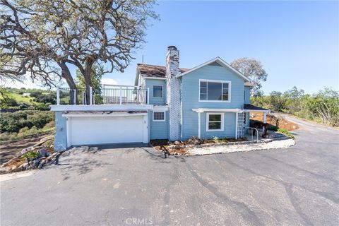 Photo of 549 Derby Ln, Paso Robles, CA 93446 (MLS # NS26050850)