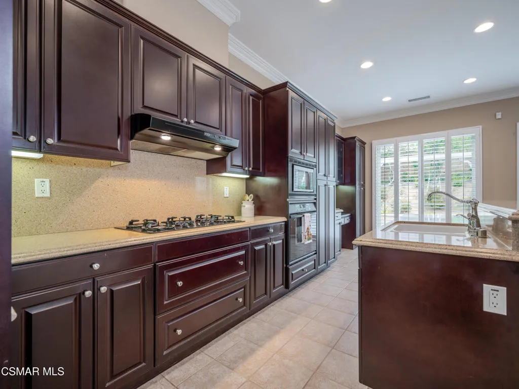 Valencia, California 91354, United States, 3 Bedrooms Bedrooms, ,4 BathroomsBathrooms,Residential,Active,245607