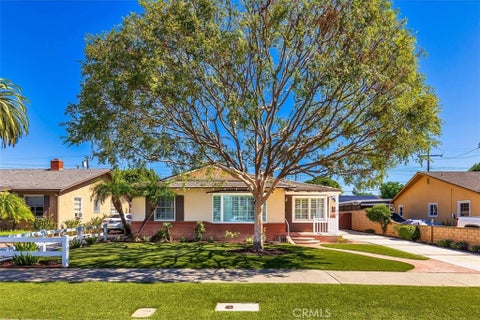 Photo of 415 N Shattuck PL, Orange, CA 92866 (MLS # SW26228935)