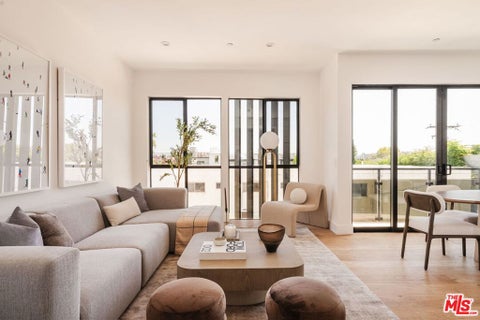 Photo of 1245 Formosa Avenue #D, West Hollywood, CA 90046 (MLS # 26996935)