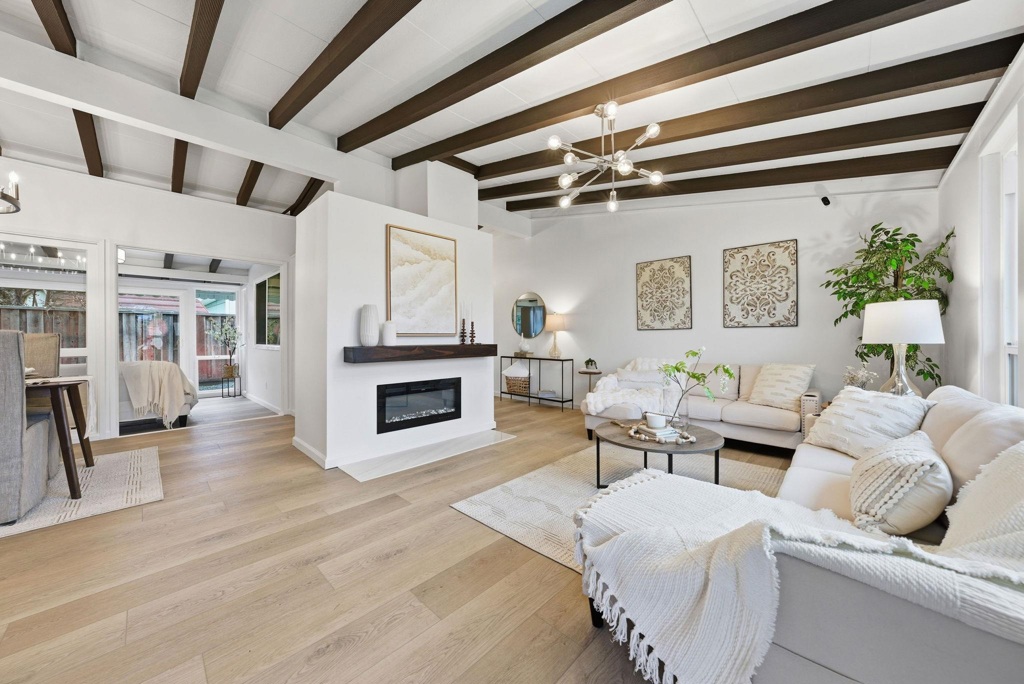 24768 24768 Mango St