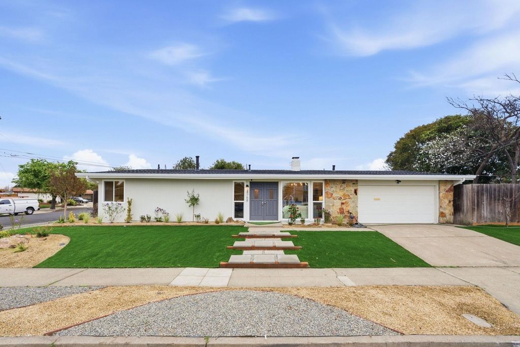 Photo of 24768 24768 Mango St St, Hayward, CA 94545 (MLS # 41122426)