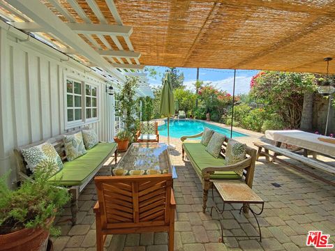 Photo of 3844 BUENA PARK Drive, Studio City, CA 91604 (MLS # 24410829)