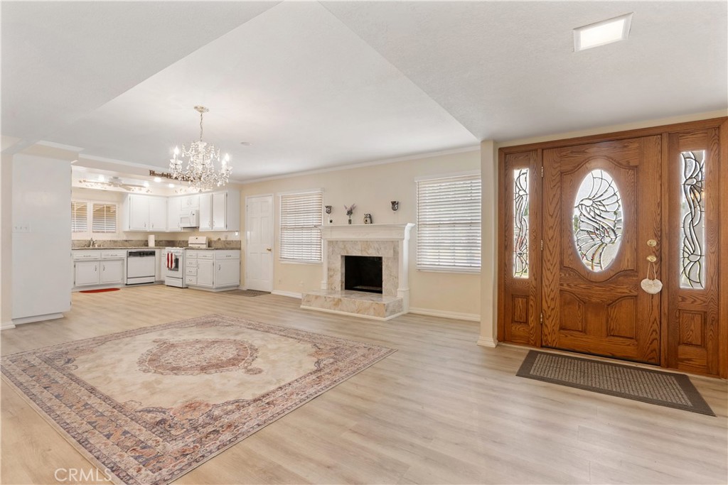 1040 E Del Mar