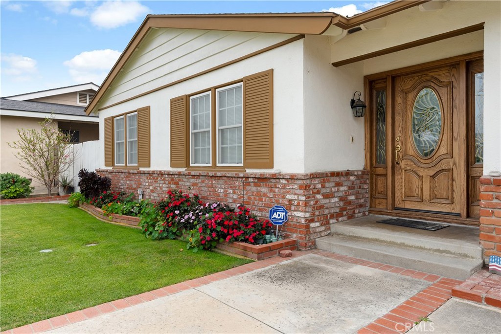 1040 E Del Mar