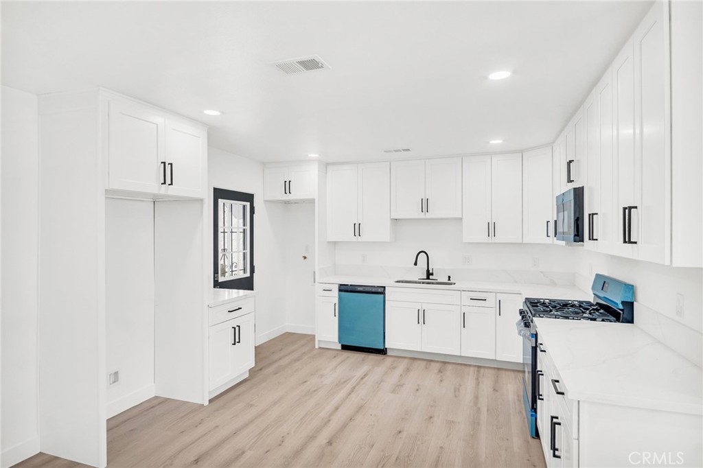 1548 N California Street