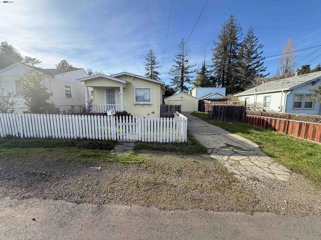 3825 3825 Keller Ave