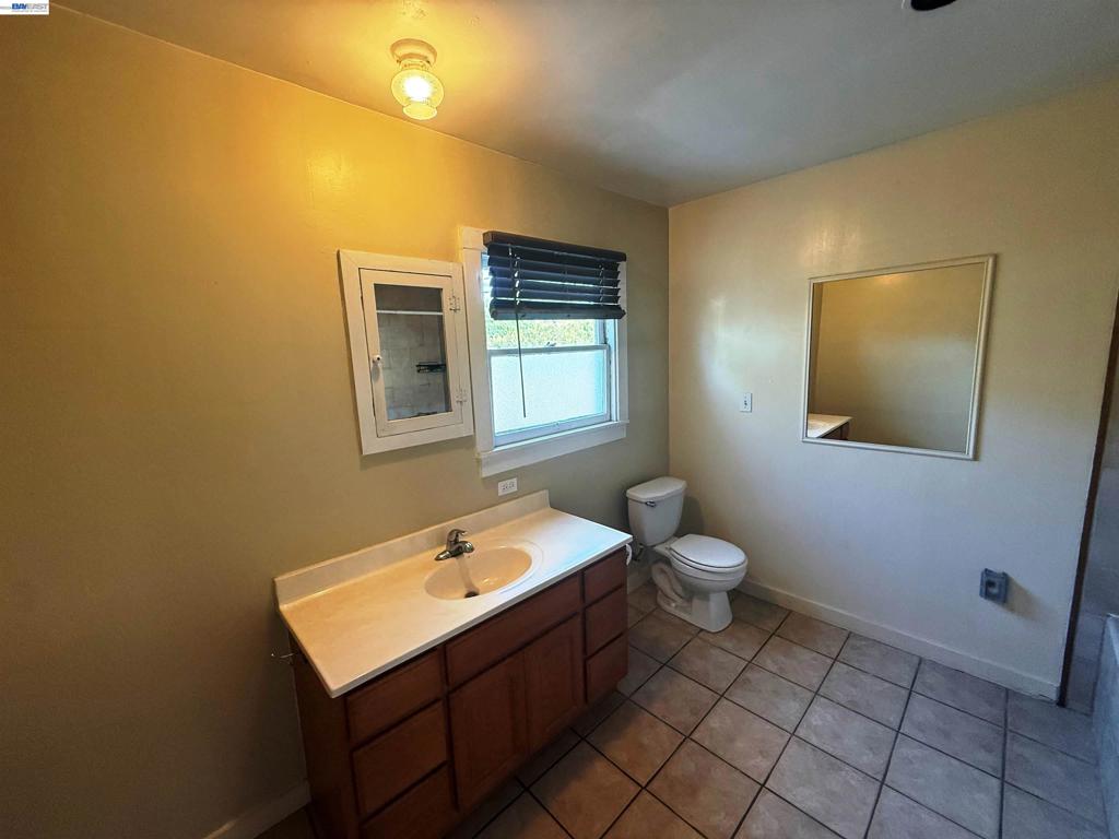 3825 3825 Keller Ave