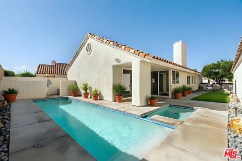 Photo of 77571 Calle Las Brisas, Palm Desert, CA 92211 (MLS # 26661291)
