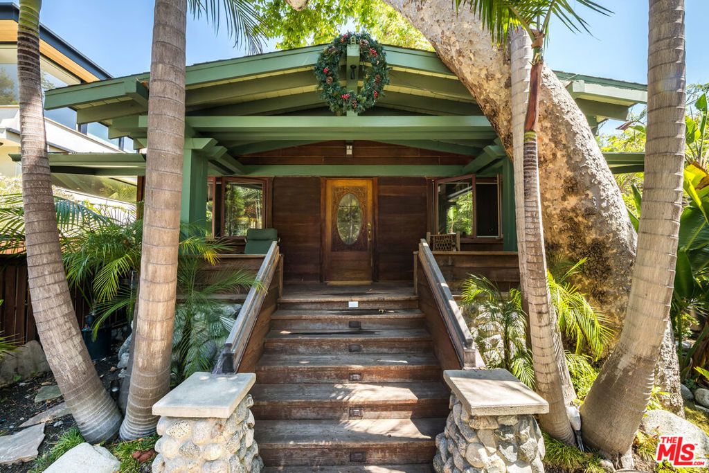 Photo of 454 E Rustic Road, Santa Monica, CA 90402 (MLS # 25578439)