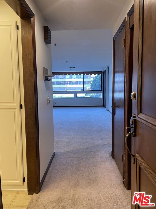 880 W 1st Street 613