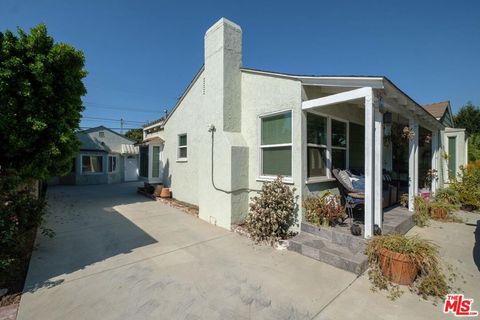 Photo of 619 N Hollywood Way, Burbank, CA 91505 (MLS # 26841727)