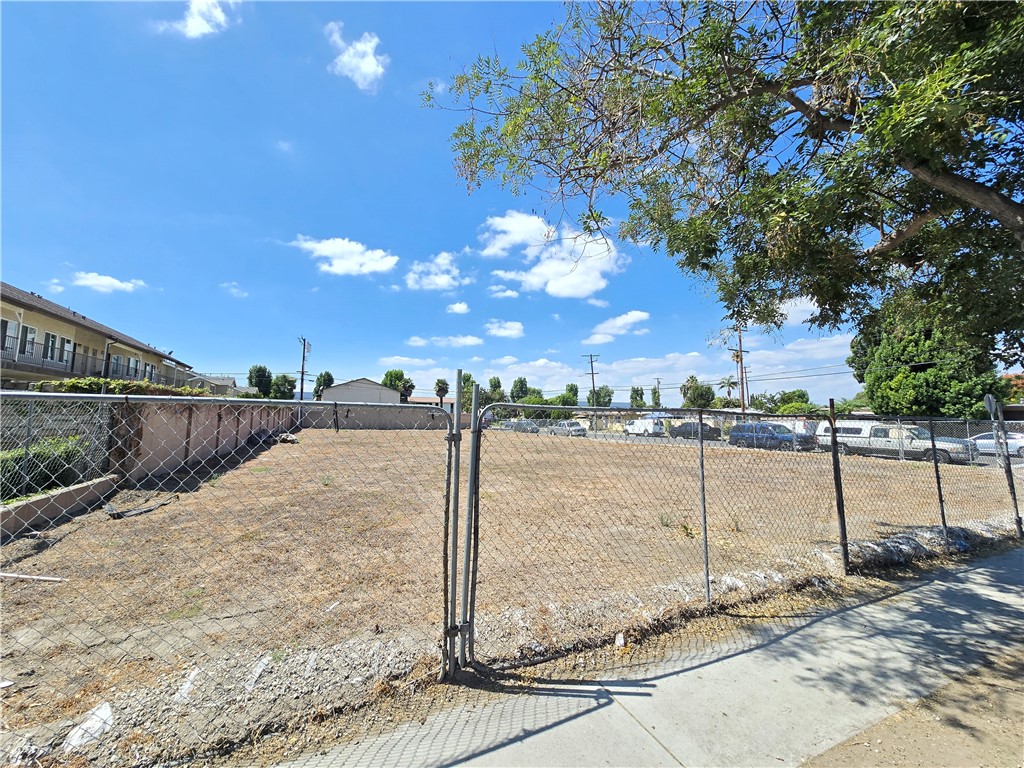 5741 Burnham