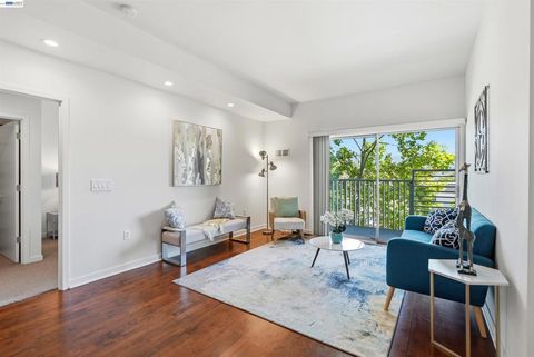 Photo of 6465 San Pablo Ave AVE #3-2, Oakland, CA 94608 (MLS # 41134898)