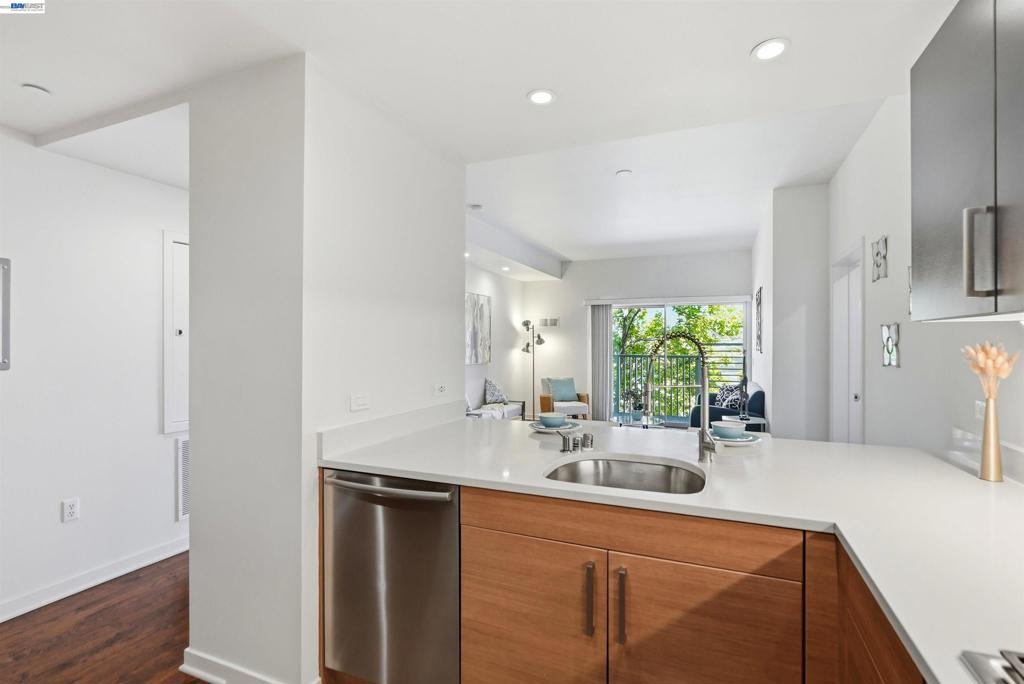 6465 San Pablo Ave 3-2