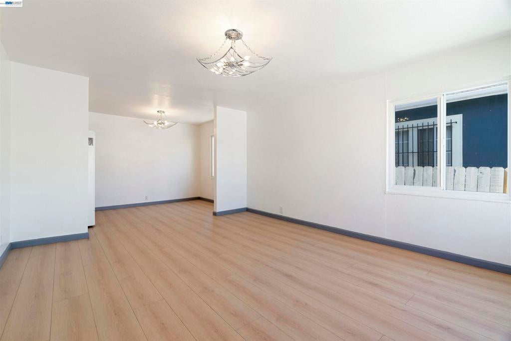 1006 72nd Ave