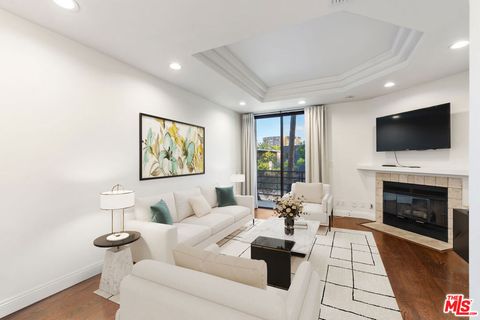 Photo of 2500 Abbot Kinney Boulevard #3, Venice, CA 90291 (MLS # 26795425)