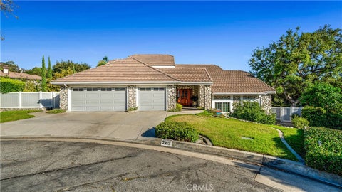 Photo of 2162 Cumberland RD, Glendora, CA 91741 (MLS # CV26213205)