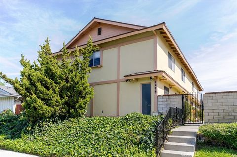 Photo of 12422 Clearglen Avenue, Whittier, CA 90604 (MLS # DW26073781)