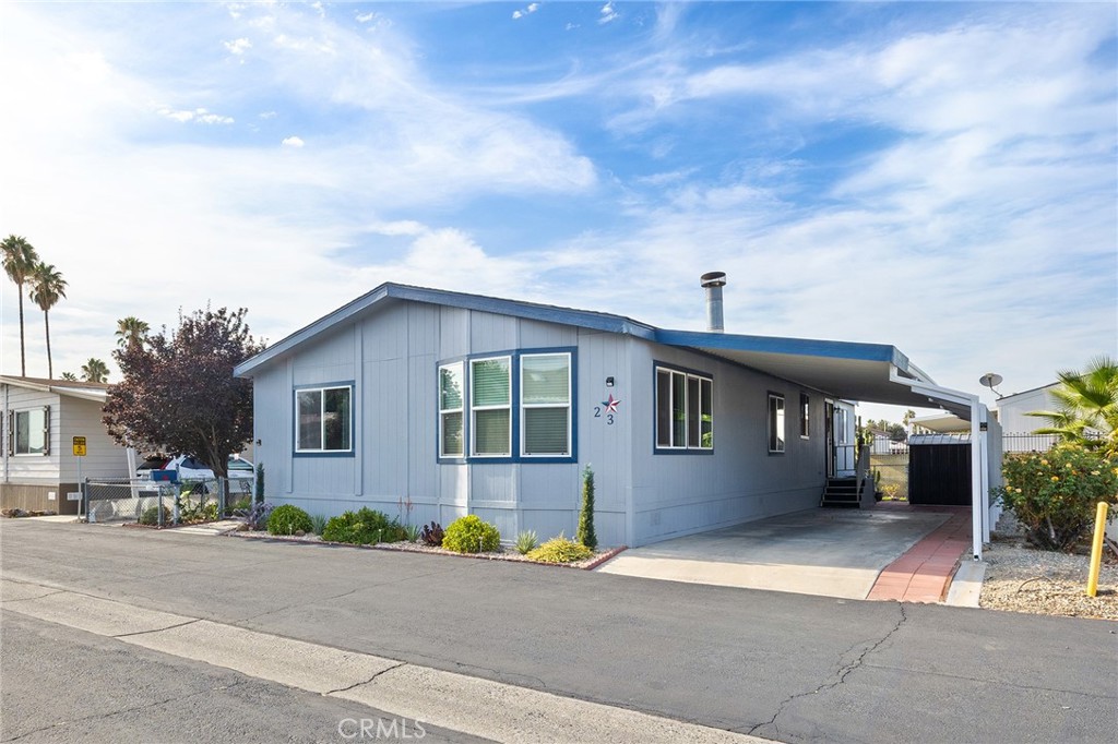 530 W Devonshire Avenue 23