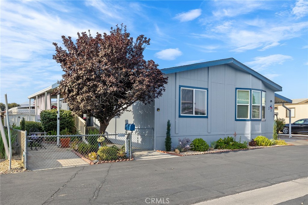 530 W Devonshire Avenue 23