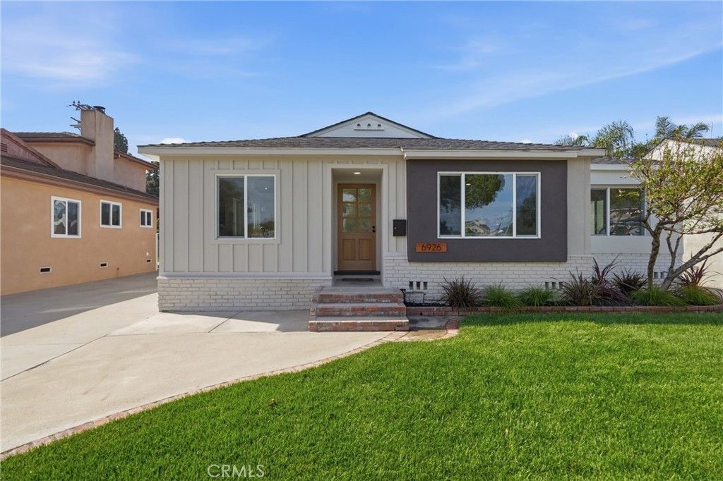 Photo of 6926 E Peabody St, Long Beach, CA 90808 (MLS # PW26076070)