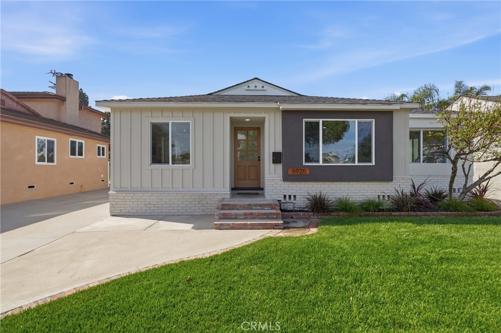 6926 E Peabody