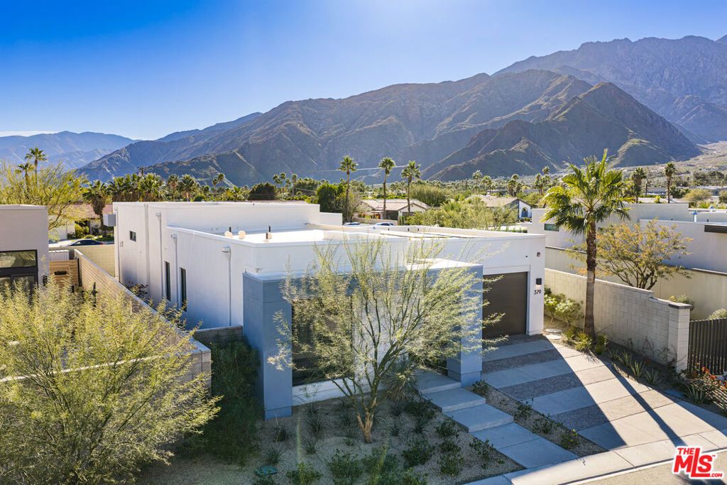 Photo of 379 Fountain Drive, Palm Springs, CA 92262 (MLS # 26644457)