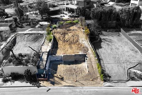 Photo of 887 Chattanooga Avenue, Pacific Palisades, CA 90272 (MLS # 25579341)