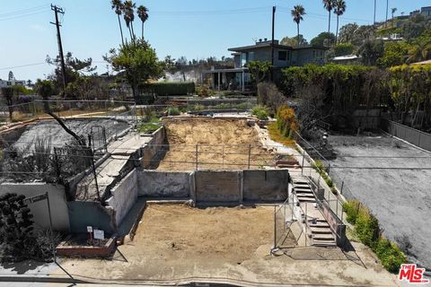 Photo of 887 Chattanooga Avenue, Pacific Palisades, CA 90272 (MLS # 25579341) Photo of 887 Chattanooga Avenue, Pacific Palisades, CA 90272 (MLS # 25579341)