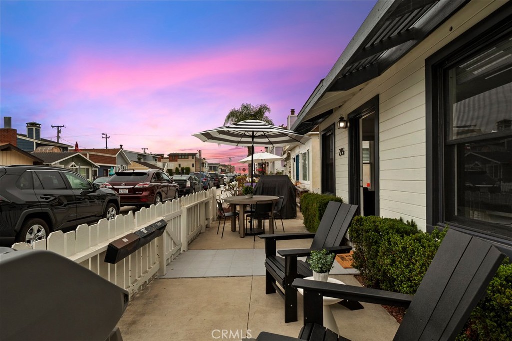 Charming Beach Cottage – Steps to the Bay & Ocean! Experience the best of beachside living in this inviting Newport Beach cottage, ideally located just a few steps from both the sand and the bay. Blending timeless coastal charm with modern comforts, this light-filled home features a thoughtfully designed open floor plan, stylish finishes, and a recently remodeled kitchen and bathroom.
The welcoming front patio extends your living space outdoors—perfect for soaking in the sea breeze or entertaining under the sun. Tucked away on a quiet street, yet just moments from Lido Village, the Newport Pier, top-rated restaurants, and Pavilions grocery store, the location offers the perfect balance of privacy and accessibility.
This stretch of beach is quieter than the main municipal areas, allowing you to enjoy a more peaceful and relaxed seaside lifestyle.