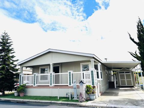 1010 E Bobier Drive 137 Vista CA 92084