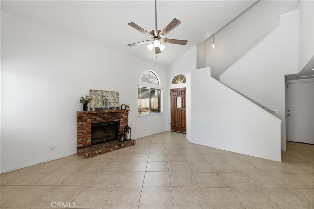 1212 W Ave H4