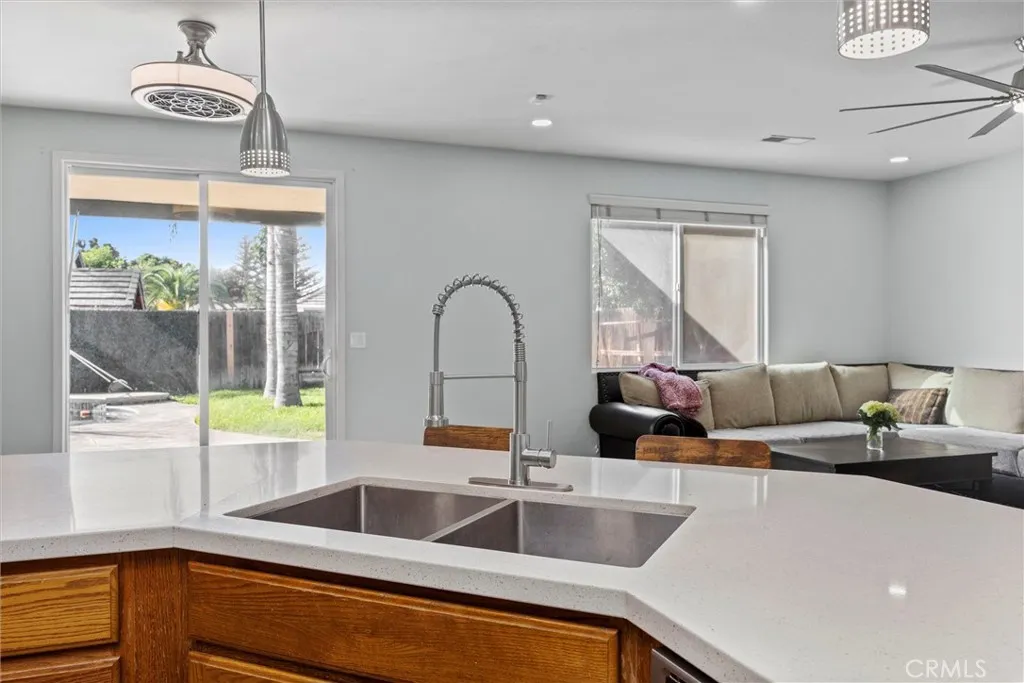 Bakersfield, California 93312, United States, 4 Bedrooms Bedrooms, ,2 BathroomsBathrooms,Residential,Active,221066