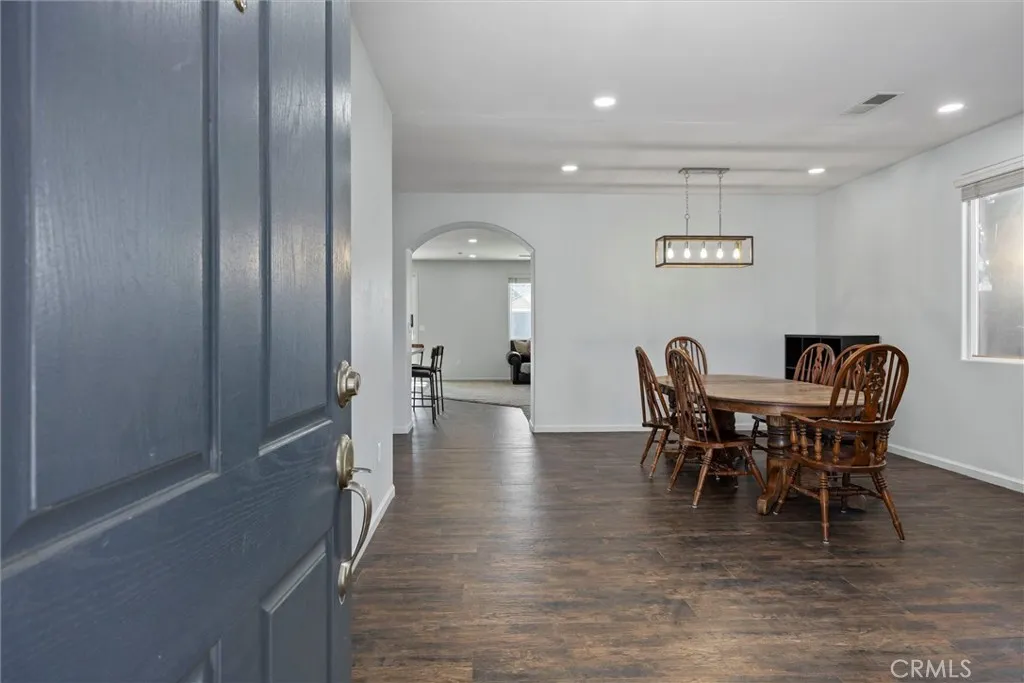 Bakersfield, California 93312, United States, 4 Bedrooms Bedrooms, ,2 BathroomsBathrooms,Residential,Active,221066