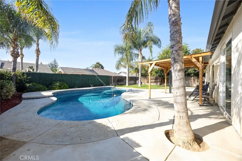 Bakersfield, California 93312, United States, 4 Bedrooms Bedrooms, ,2 BathroomsBathrooms,Residential,Active,221066